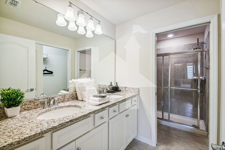 Vacation Home Near Disney, 5 bedrooms