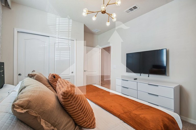 Vacation Home Near Disney, 5 bedrooms