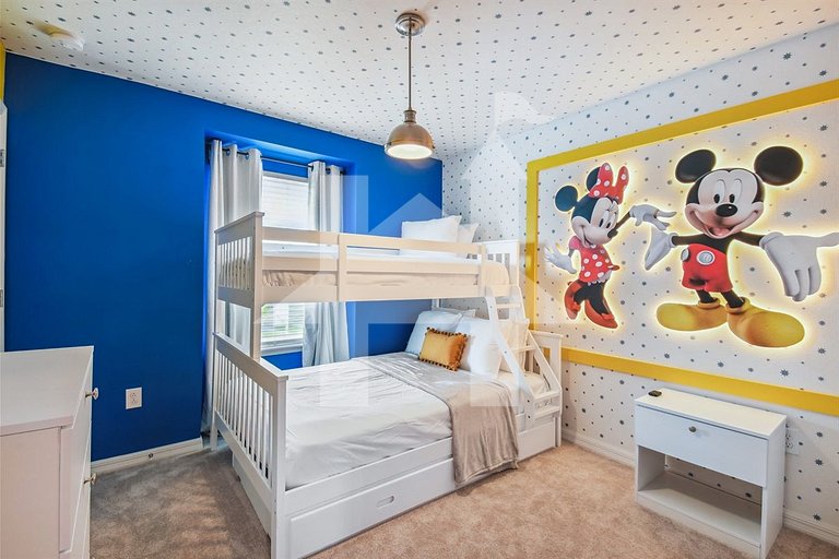 Vacation Home Near Disney, 5 bedrooms