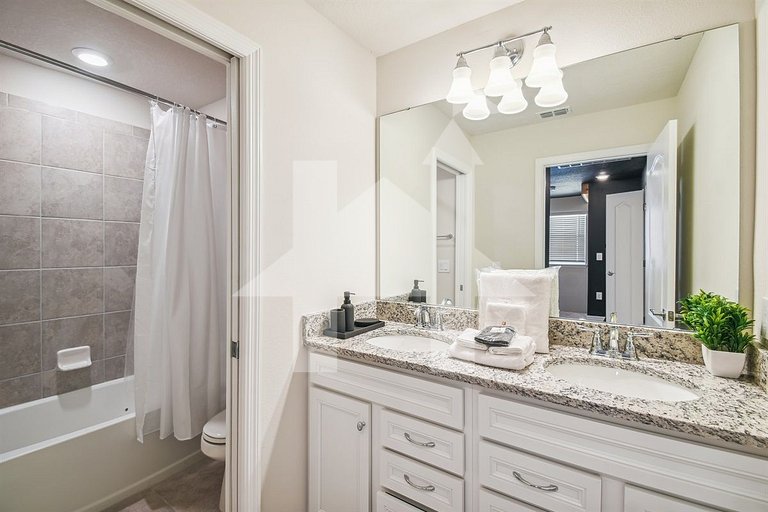 Vacation Home Near Disney, 5 bedrooms