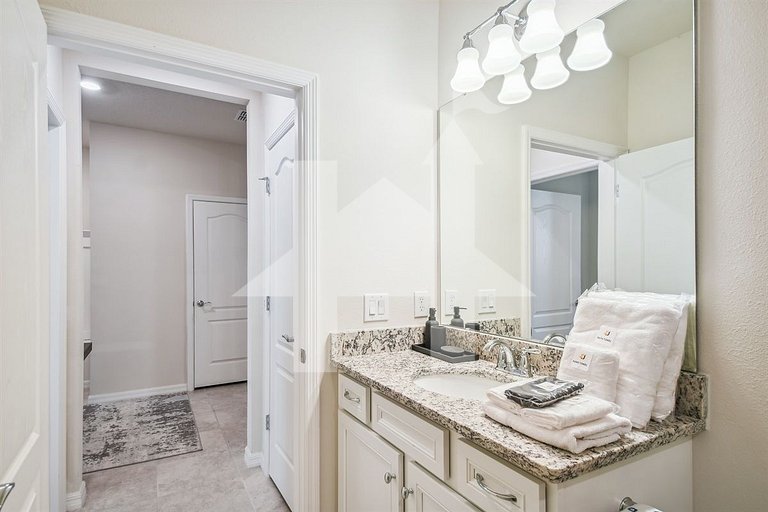 Vacation Home Near Disney, 5 bedrooms