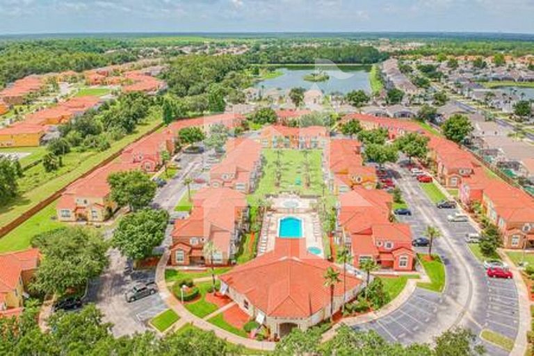 Vacation Home Near Disney, 4 bedrooms