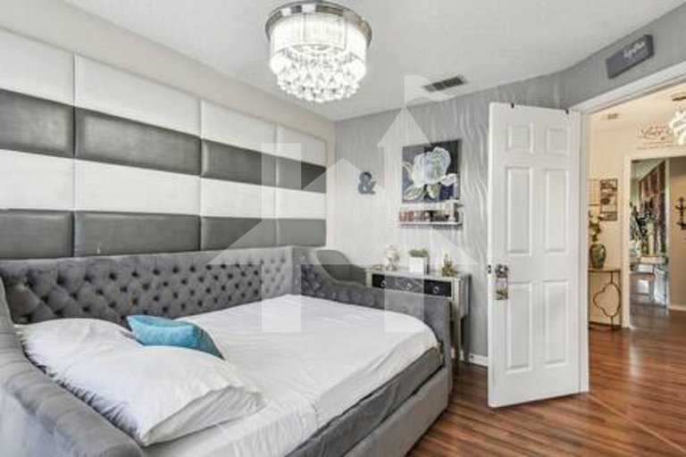 Vacation Home Near Disney, 4 bedrooms