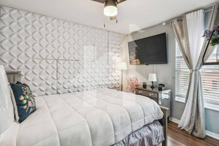 Vacation Home Near Disney, 4 bedrooms