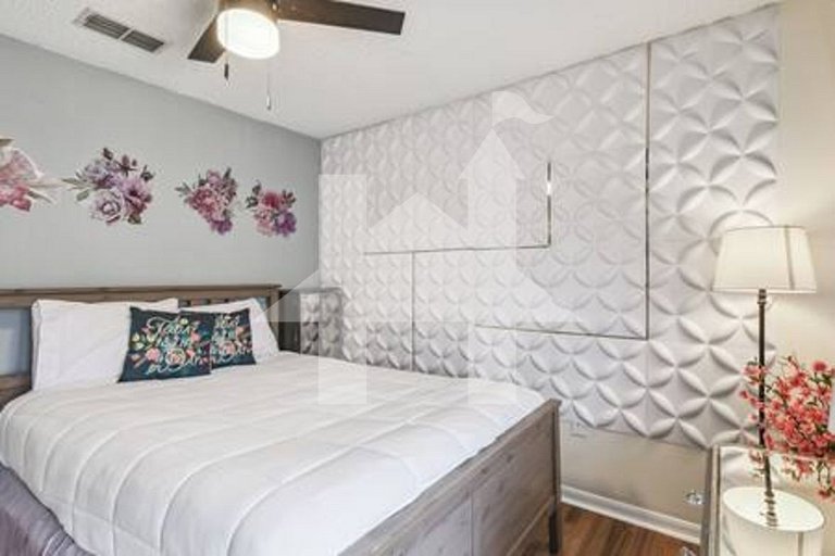 Vacation Home Near Disney, 4 bedrooms