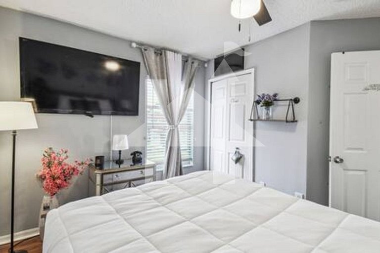 Vacation Home Near Disney, 4 bedrooms