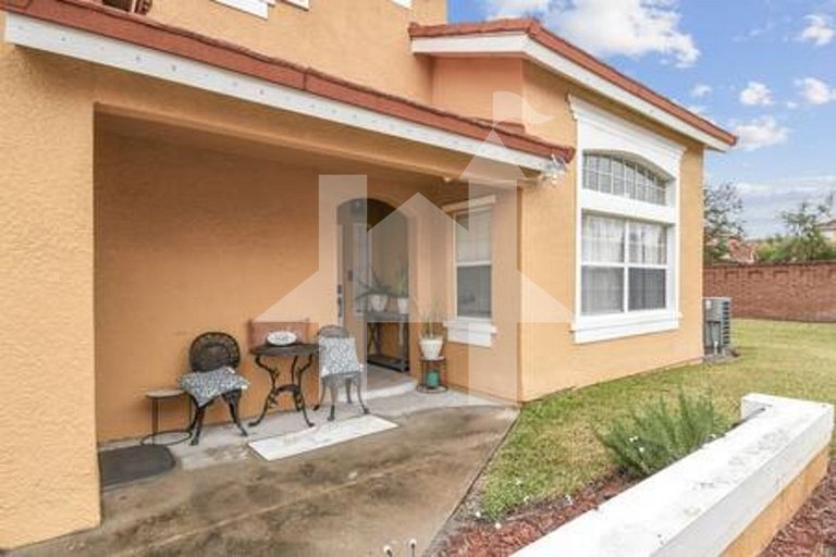 Vacation Home Near Disney, 4 bedrooms