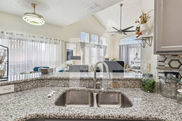 Vacation Home Near Disney, 4 bedrooms