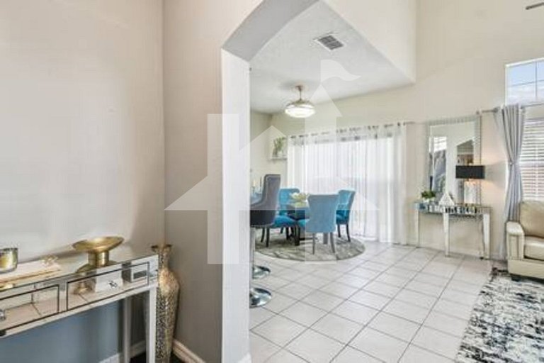 Vacation Home Near Disney, 4 bedrooms