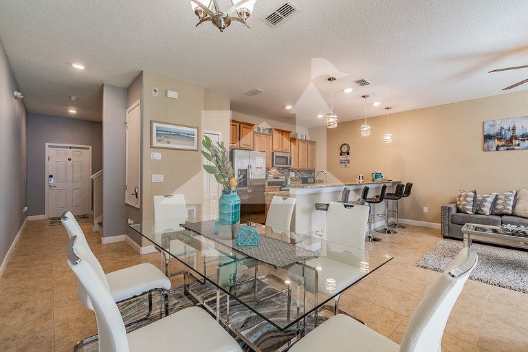 Vacation Home Near Disney, 4 bedrooms
