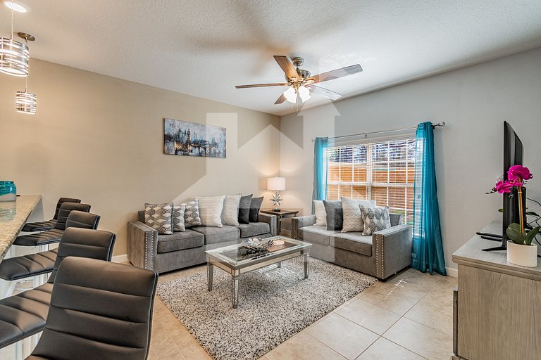 Vacation Home Near Disney, 4 bedrooms