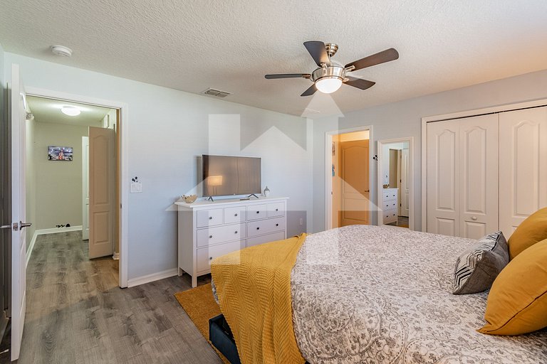 Vacation Home Near Disney, 4 bedrooms