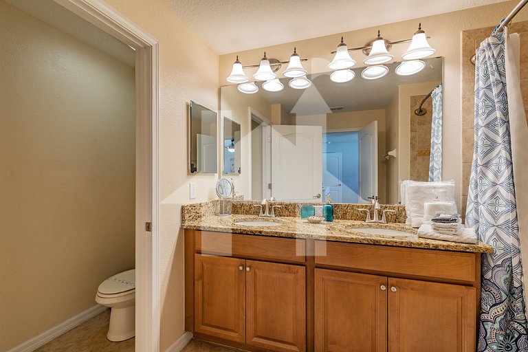 Vacation Home Near Disney, 4 bedrooms
