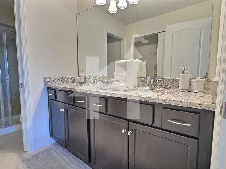 Vacation Home Near Disney, 5 bedrooms