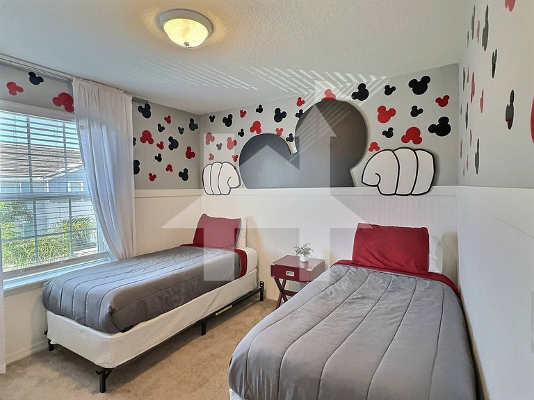 Vacation Home Near Disney, 5 bedrooms