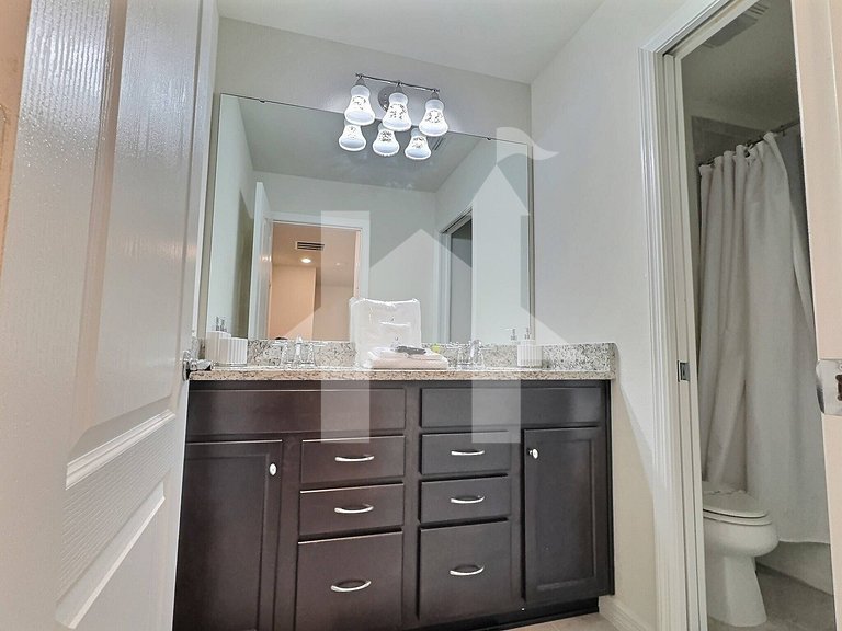 Vacation Home Near Disney, 5 bedrooms