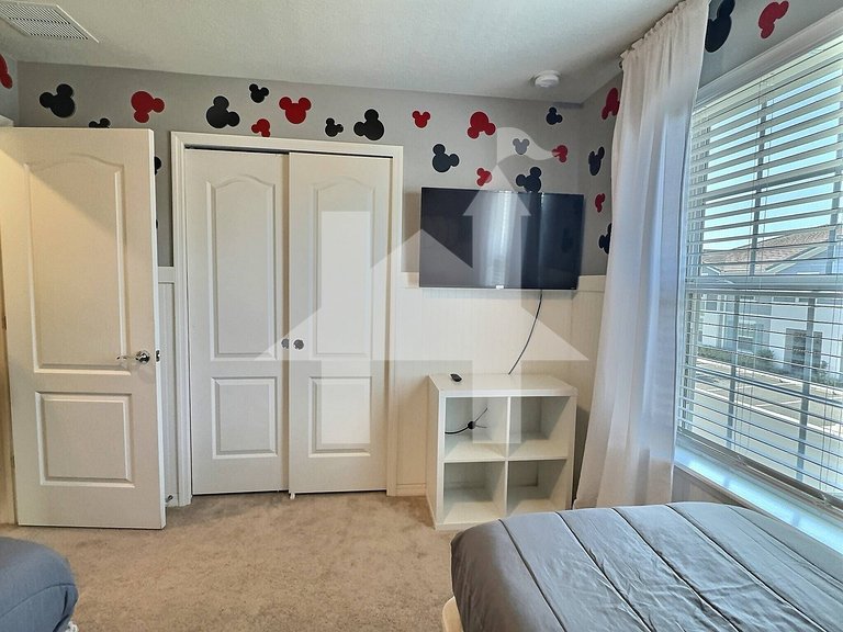 Vacation Home Near Disney, 5 bedrooms