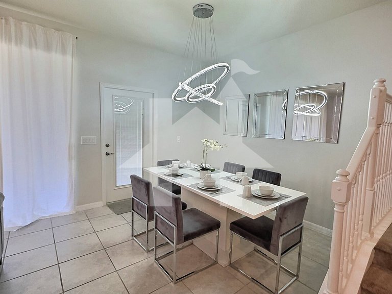 Vacation Home Near Disney, 5 bedrooms