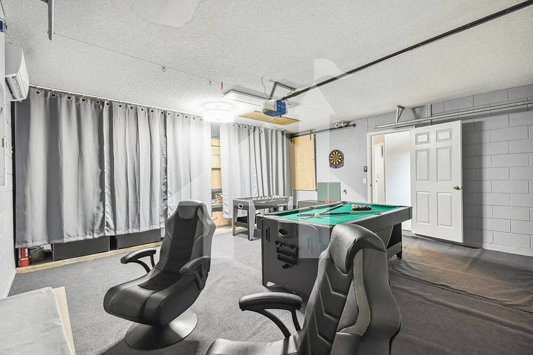 Vacation Home Near Disney, 5 bedrooms