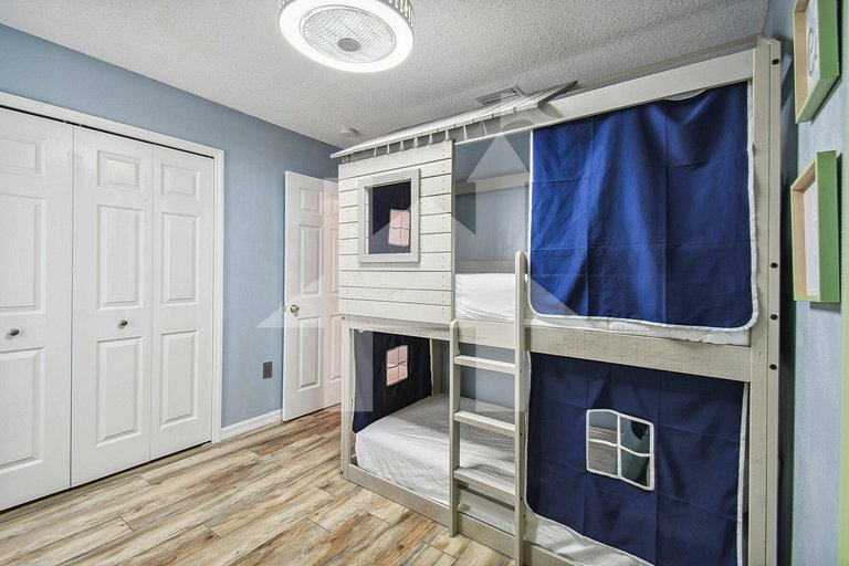 Vacation Home Near Disney, 5 bedrooms