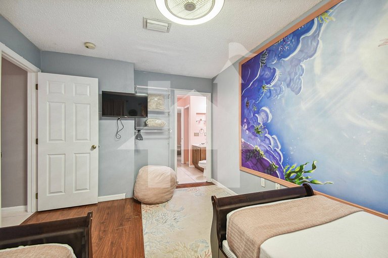 Vacation Home Near Disney, 5 bedrooms