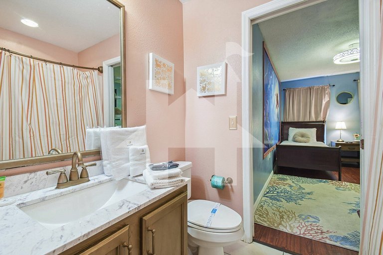 Vacation Home Near Disney, 5 bedrooms