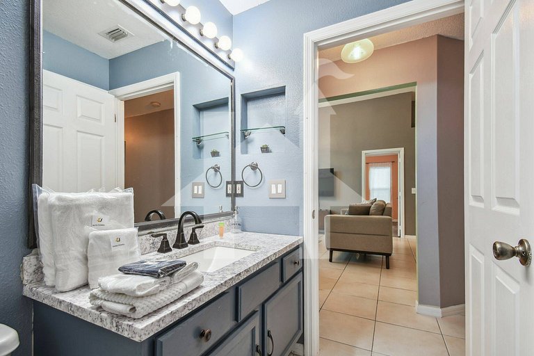 Vacation Home Near Disney, 5 bedrooms