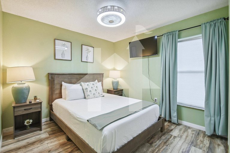 Vacation Home Near Disney, 5 bedrooms