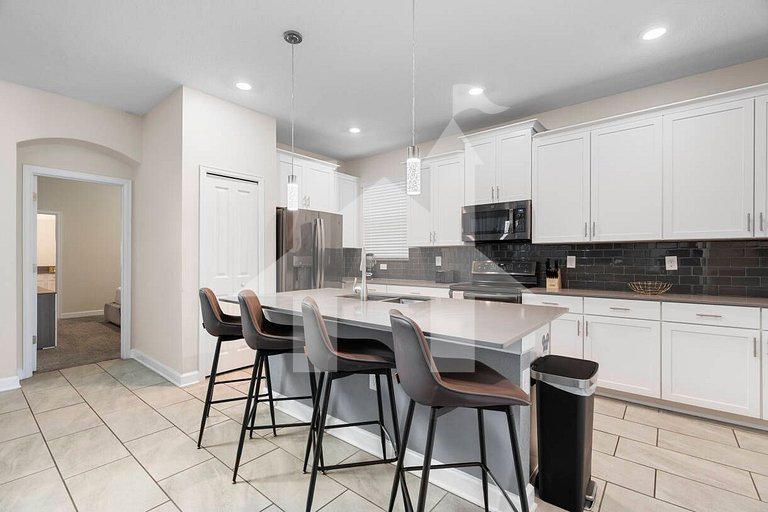 Vacation Home Near Disney, 5 bedrooms