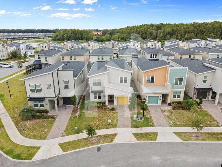 Storey Lake 5BR Themed Villa –10 min to Disney