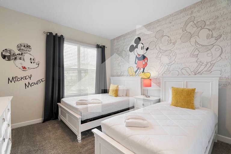 Vacation Home Near Disney, 5 bedrooms