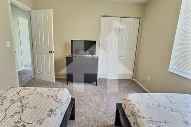 Vacation Home Near Disney, 4 bedrooms