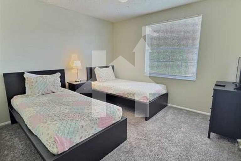 Vacation Home Near Disney, 4 bedrooms