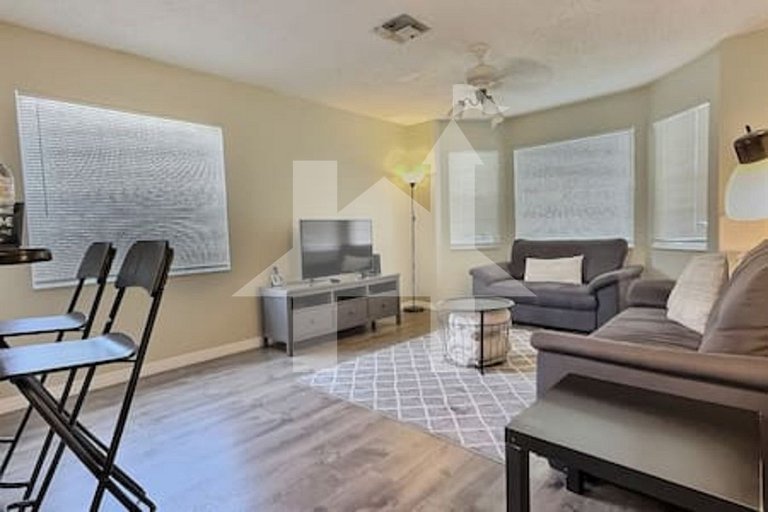 Vacation Home Near Disney, 4 bedrooms