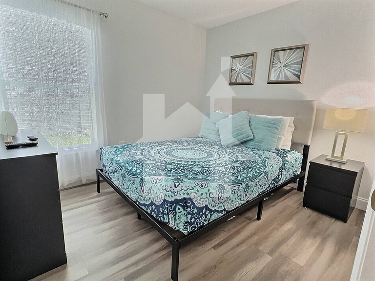 Vacation Home Near Disney, 4 bedrooms