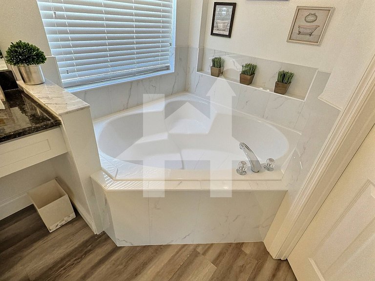 Vacation Home Near Disney, 4 bedrooms