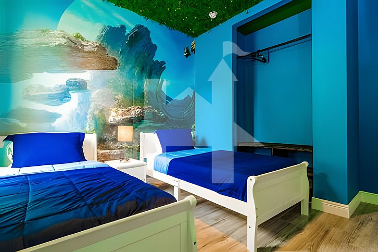 Vacation Home Near Disney, 4 bedrooms