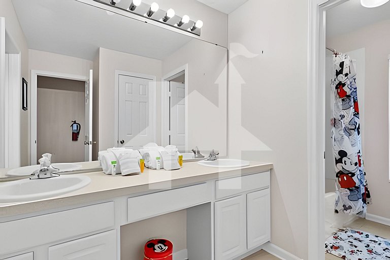Vacation Home Near Disney, 5 bedrooms