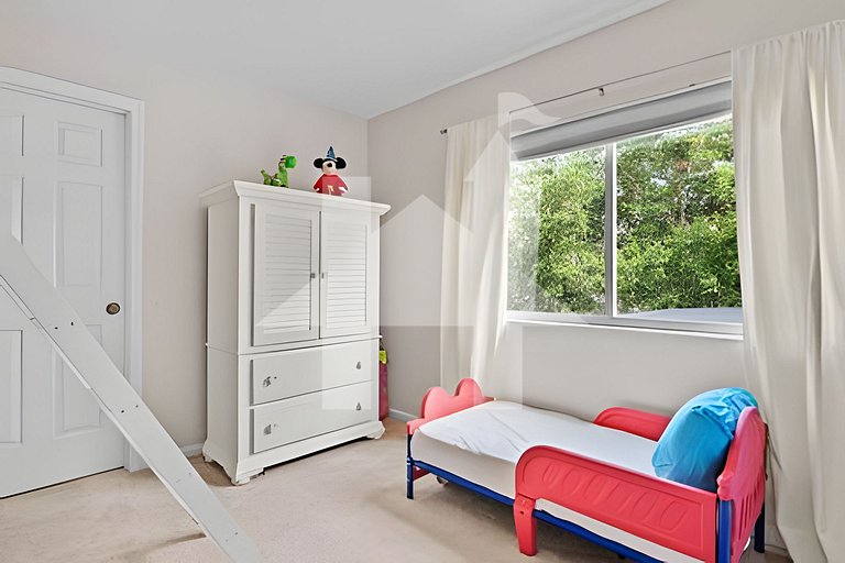 Vacation Home Near Disney, 5 bedrooms