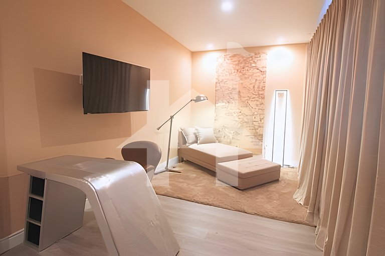 Vacation Home Near Disney, 4 bedrooms