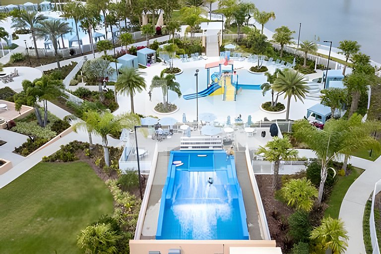 Vacation Home Near Disney, 6 bedrooms