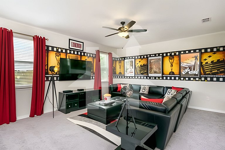 Vacation Home Near Disney, 6 bedrooms