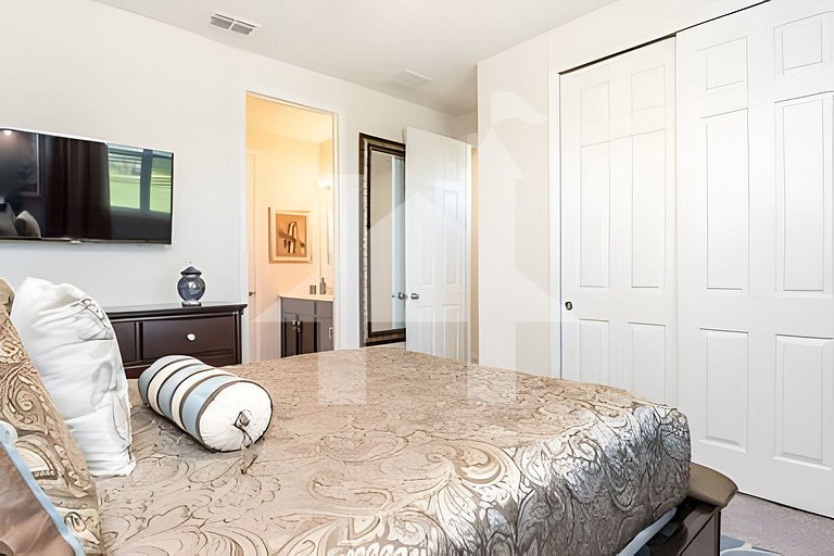 Vacation Home Near Disney, 6 bedrooms