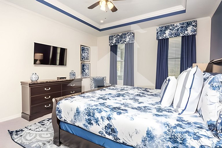 Vacation Home Near Disney, 6 bedrooms