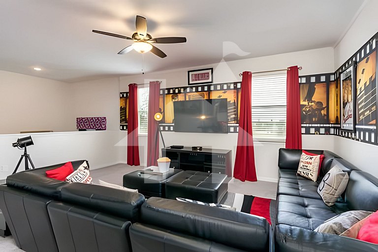 Vacation Home Near Disney, 6 bedrooms