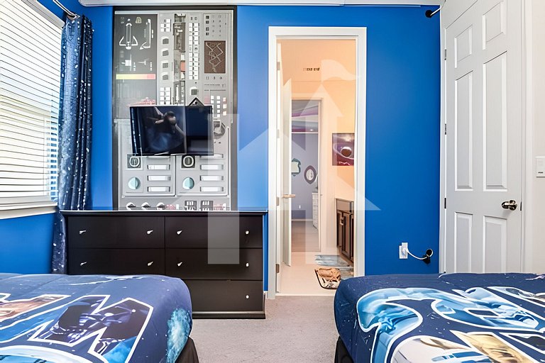 Vacation Home Near Disney, 6 bedrooms