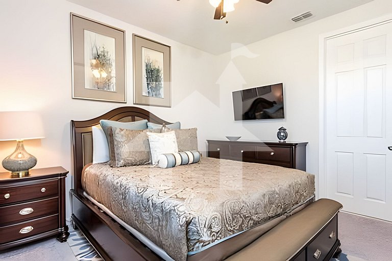 Vacation Home Near Disney, 6 bedrooms