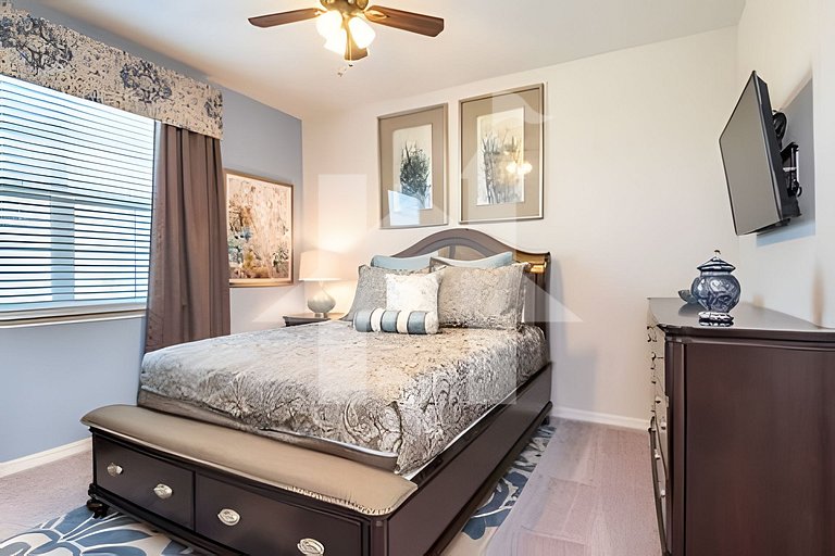 Vacation Home Near Disney, 6 bedrooms