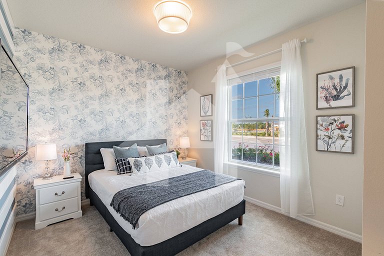 Vacation Home Near Disney, 5 bedrooms