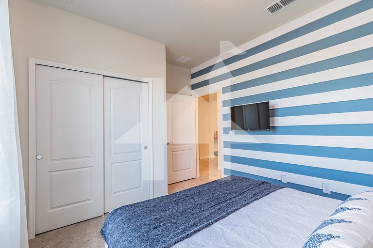 Vacation Home Near Disney, 5 bedrooms